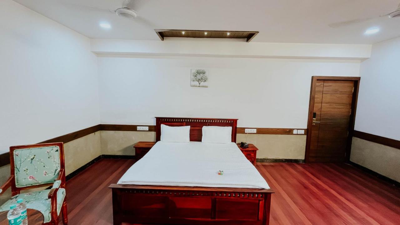 Hotel Tirth By Sonu'S Ujjain Esterno foto
