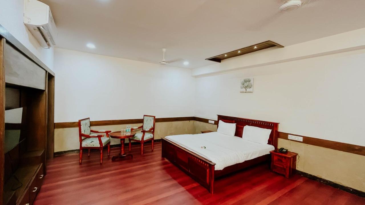 Hotel Tirth By Sonu'S Ujjain Esterno foto